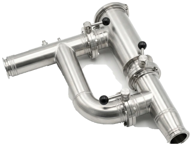 Compact stainless pipe connection assembly